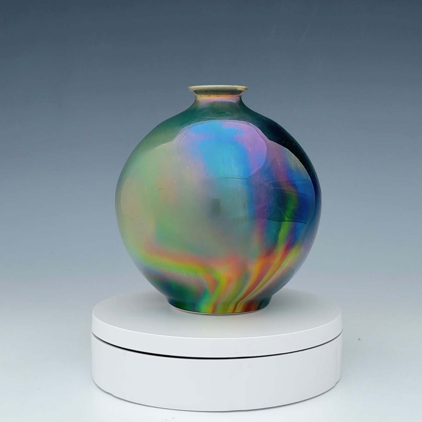 Swirl Luster Round Bud Vase